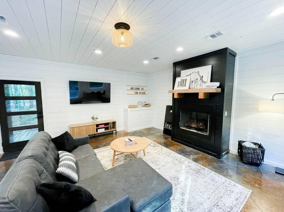 The Riser - Brand New Modern Cabin In Broken Bow Bagian luar foto